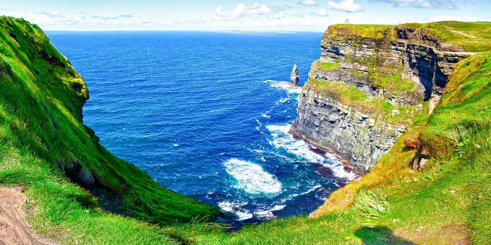 Best day trip from Dublin to the Cliffs of Moher with guided tour and transport