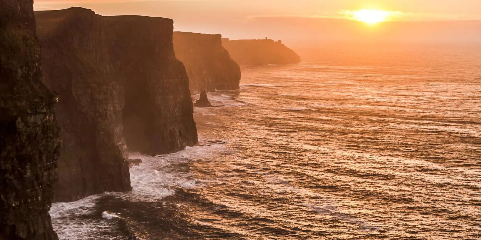 O'Brien's Tower viewpoint at the Cliffs of Moher overlooking Galway Bay and the Aran Islands